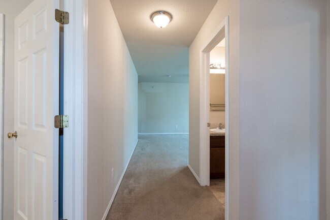Foto del edificio - Emerson Elementary Zoned - 3 bedroom / 2 b...