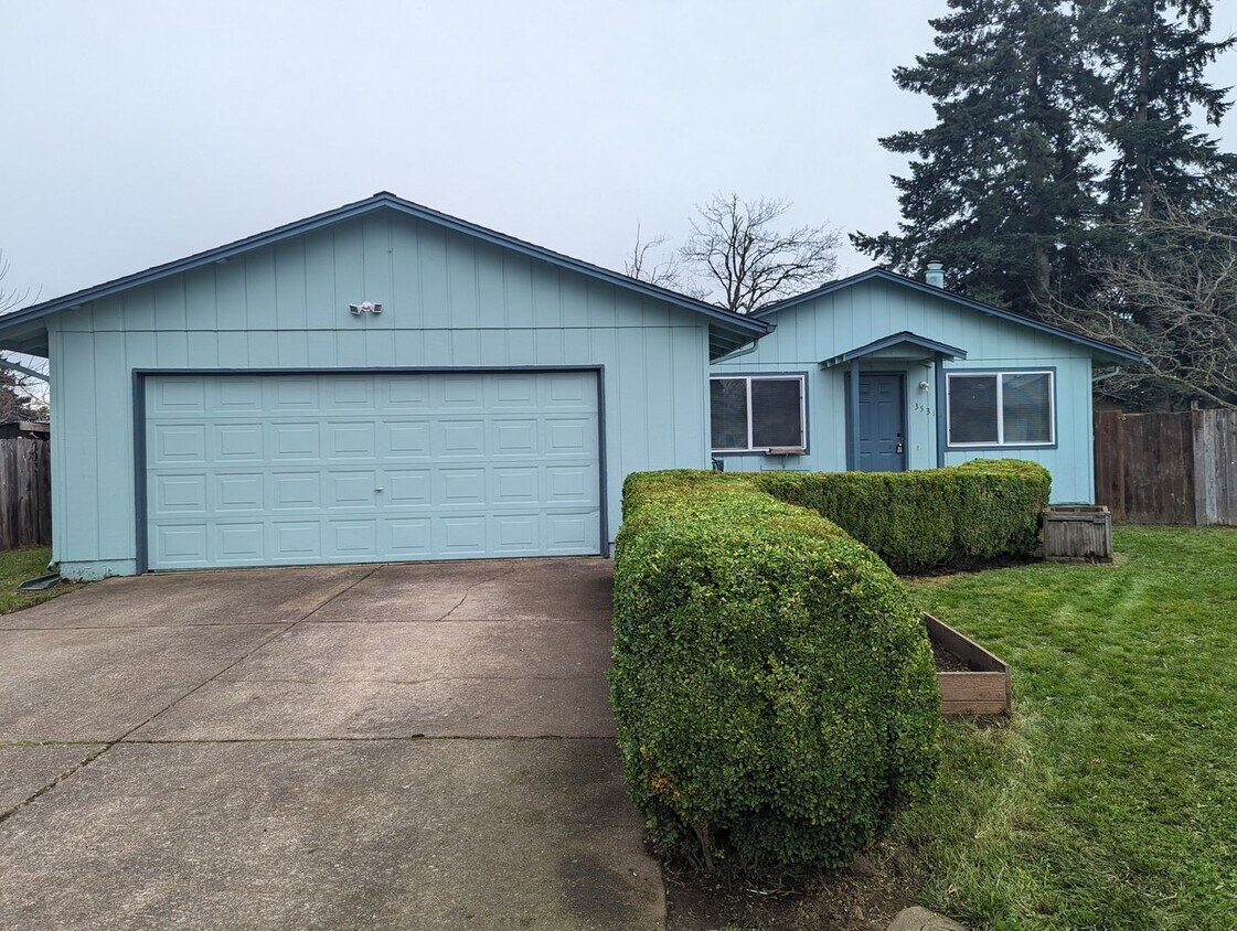 Primary Photo - Great 3-Bedroom, 1-Bath Home With Huge Bac...
