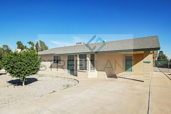 Building Photo - REDUCED!