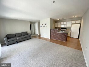 Building Photo - 2702 Lighthouse Point E
