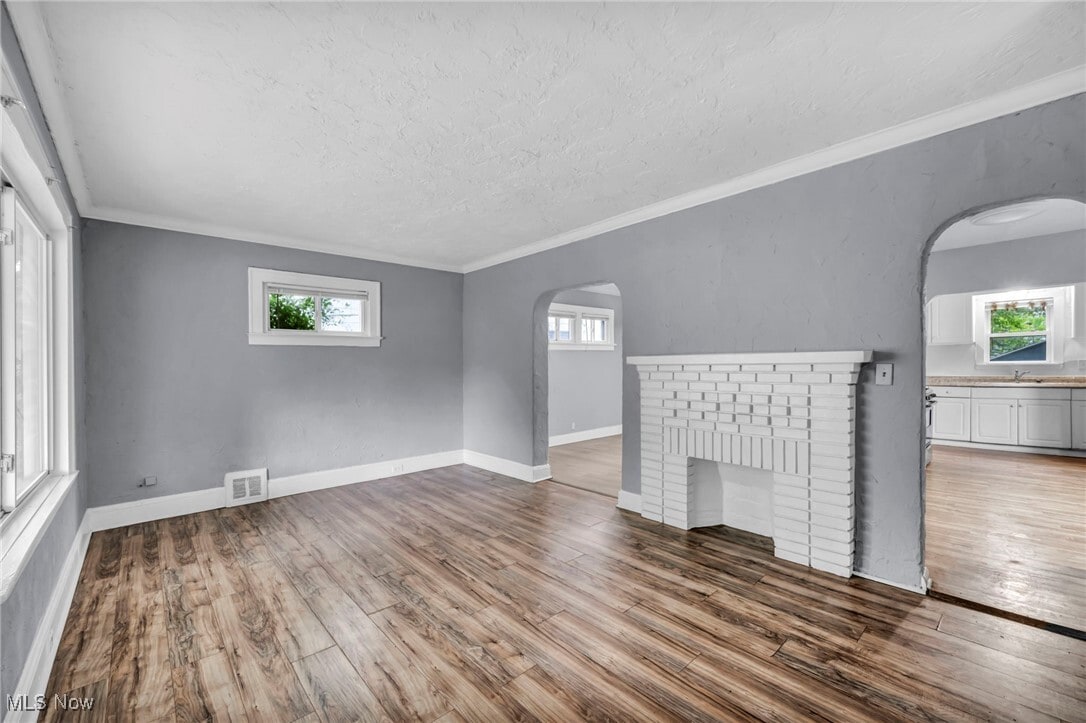 3598 E 108th St Cleveland, OH 44105 – photo 2