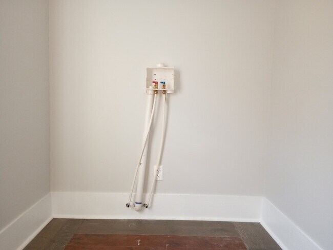 Foto del edificio - 3315 Vaughn St