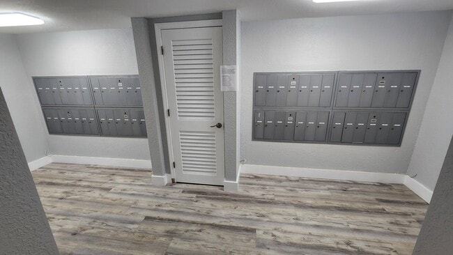 Building Photo - 950 Egret Cir