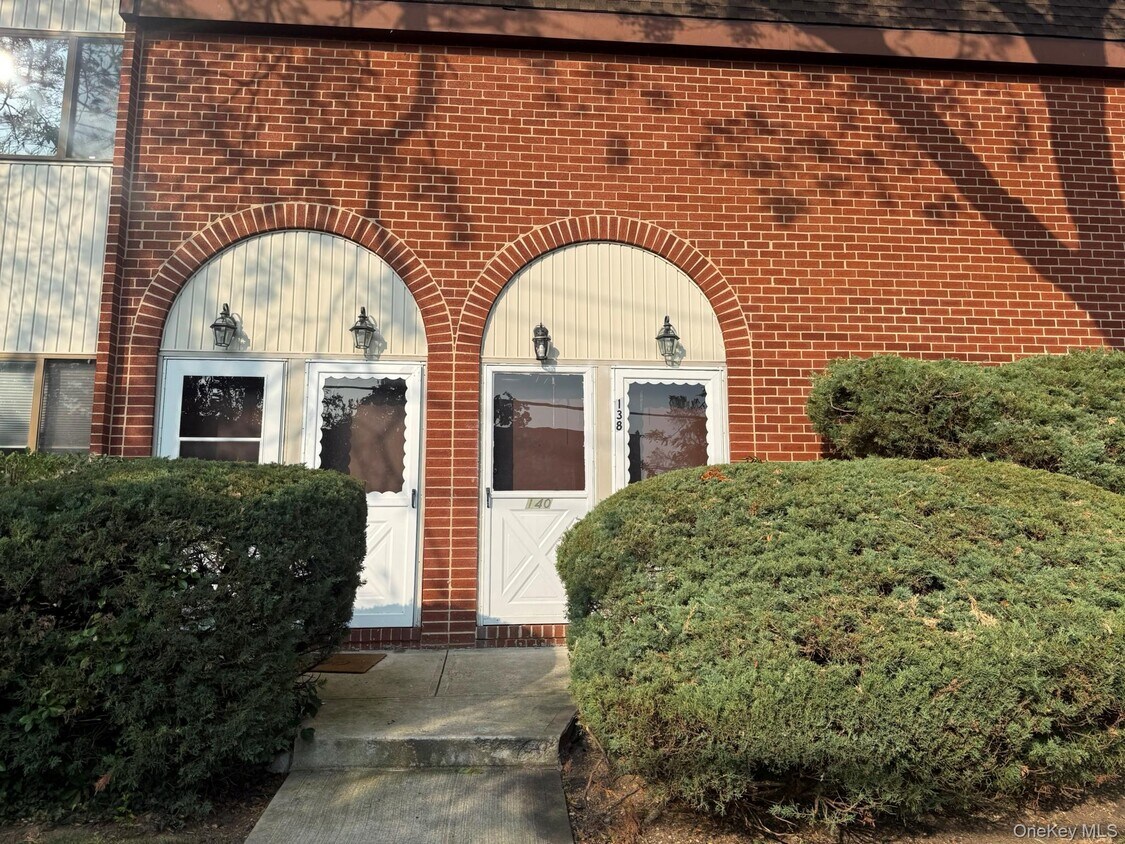 Primary Photo - 140 McGlynn Pl