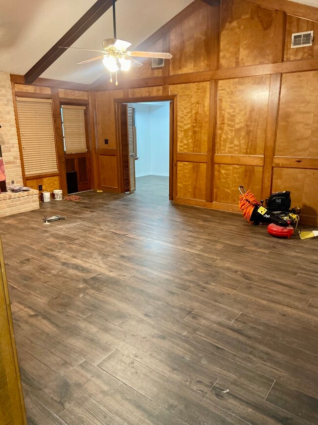 Building Photo - 2939 Quail Oak St