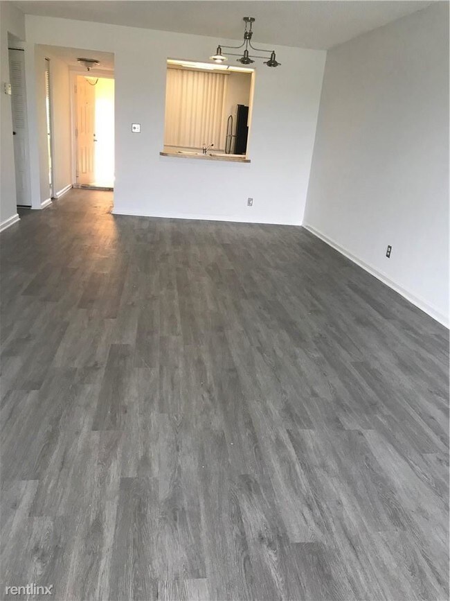 Building Photo - 2 br, 2 bath  - Jacaranda Heights