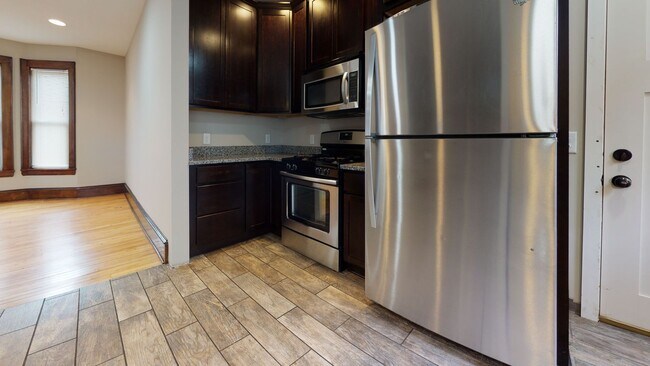 Building Photo - Affordable five bedroom house close to U o...