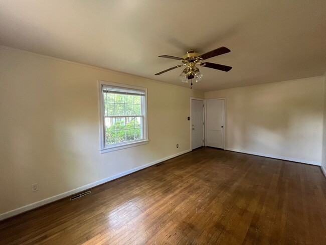 Building Photo - 1411 Landis Drive