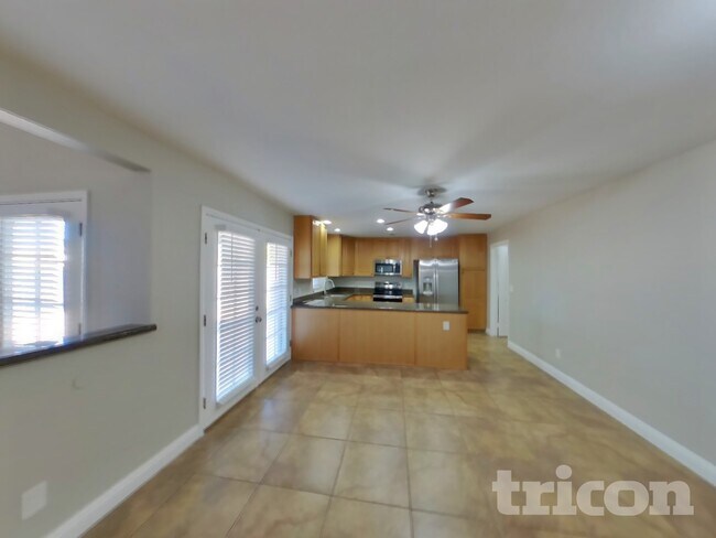 Foto del edificio - 9026 N 64th Dr