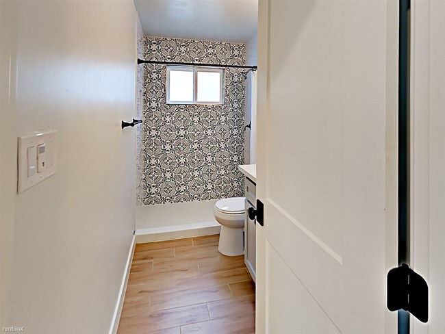Building Photo - 2 br, 1 bath  - 2552 27th St Apt 4 4