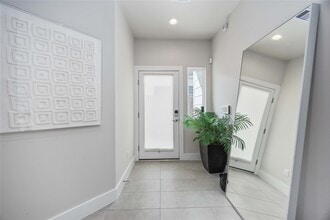 Building Photo - 5310 Suez St