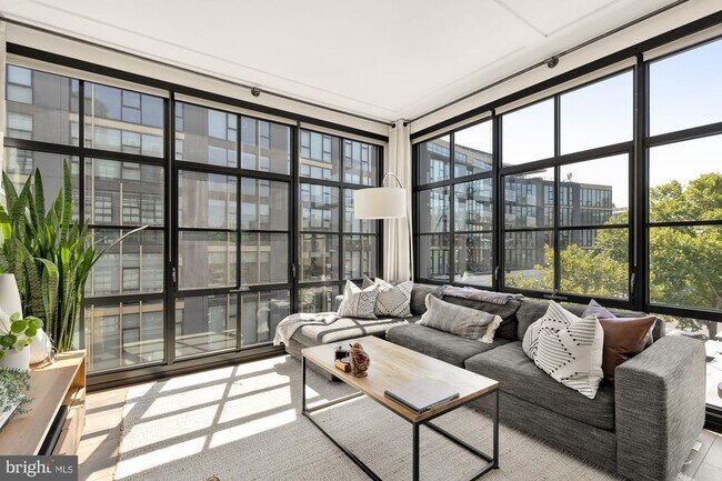 Foto del edificio - 2030 8th St NW