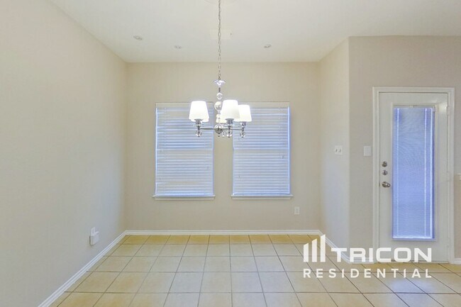 Foto del edificio - 320 Rowdy Dr