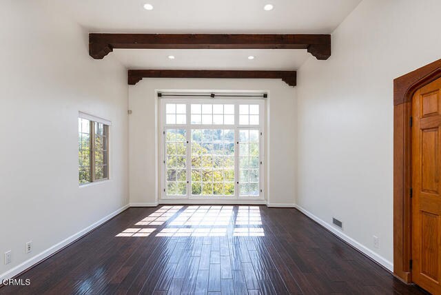 Foto del edificio - 439 Cherry Dr