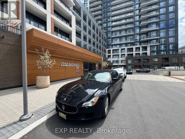 Building Photo - 7950-7950 Bathurst St