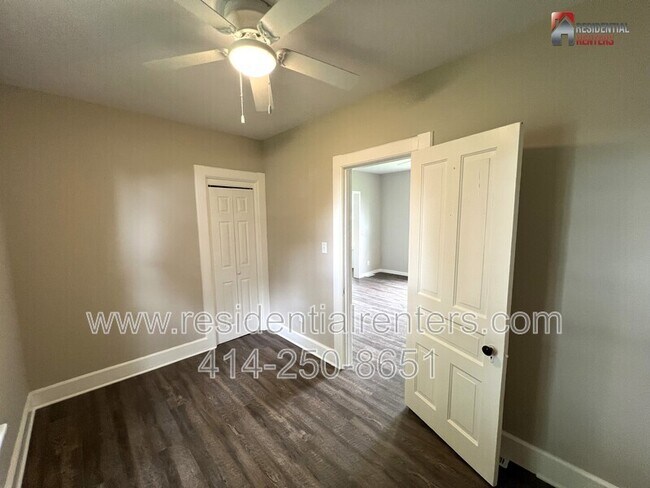 Foto del edificio - W220N6725 Town Line Rd