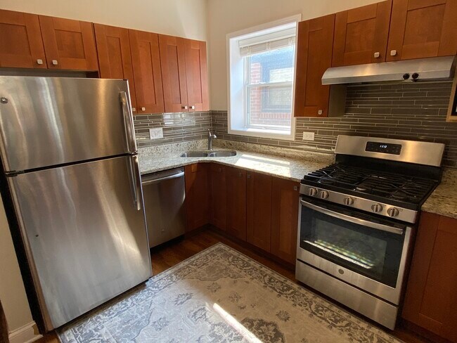 Building Photo - 2417 N Ridgeway Ave