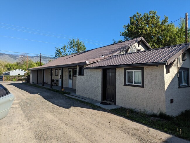 Building Photo - Salmon 6