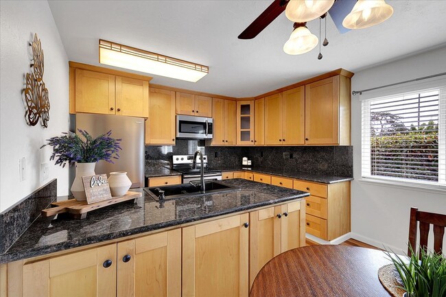 Foto del edificio - 6533 Greenback Ln