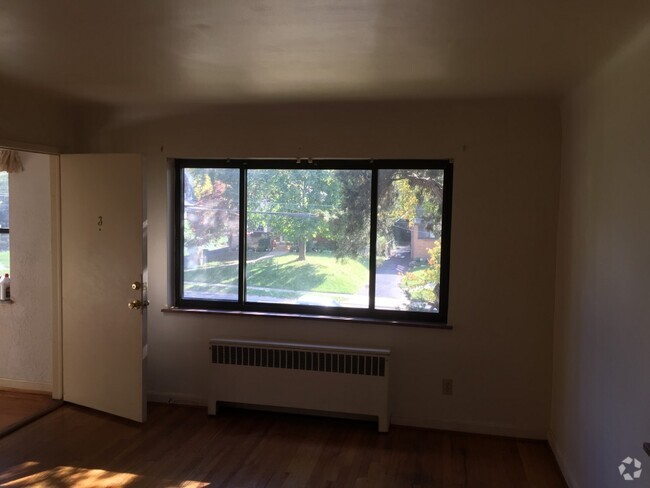 Building Photo - 2440 Losantiville Ave