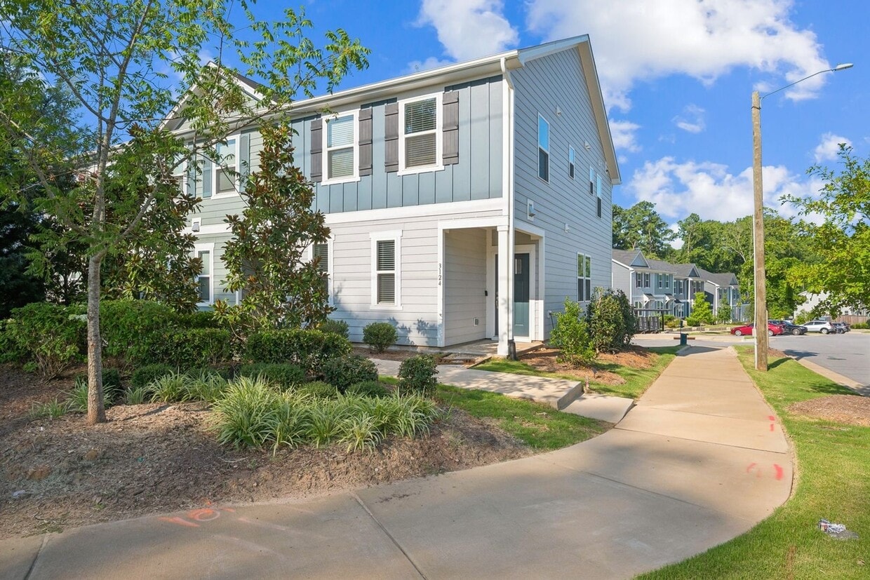 Primary Photo - Charming 3BR Townhome in Raleigh