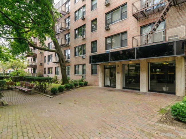 Foto del edificio - 6 Birchwood Ct