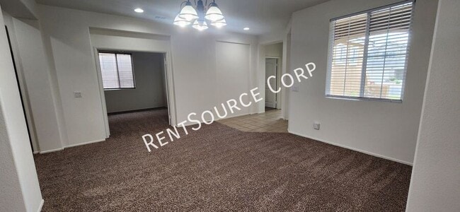 Foto del edificio - 3215 Tumbleweed Ave