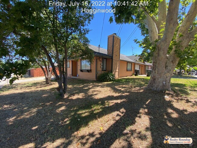 Building Photo - 1001 Silvano St