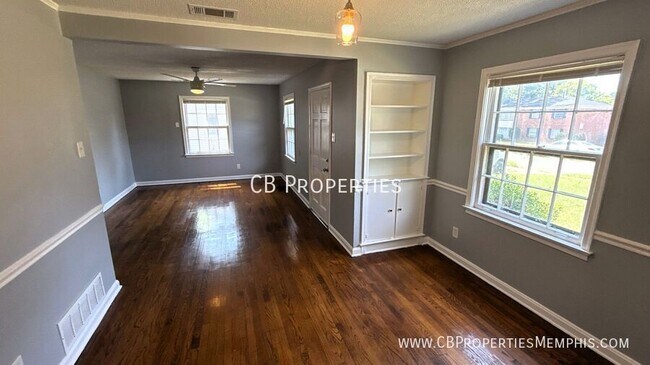 Foto del edificio - 1234 Robin Hood Ln