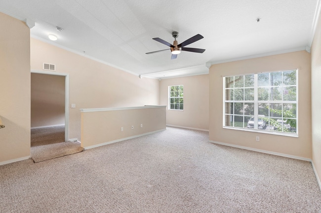 Foto del edificio - 3-Bed/2 Bath Gated Condo Fantastic Amenities!