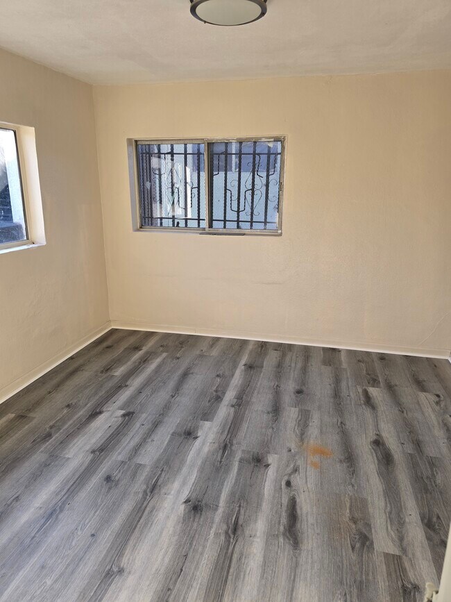 Foto del edificio - 9911 S Avalon Blvd