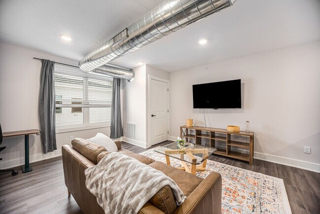 Foto del edificio - 1562 Michigan St NE