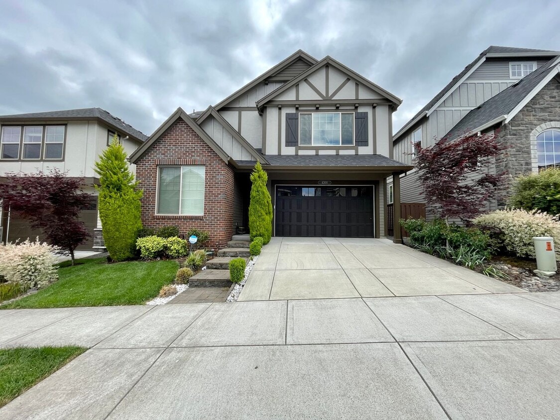 Primary Photo - Bethany 4Bd/3Ba + Bonus Room House in Thom...