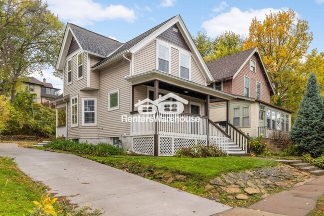 Building Photo - 206 Robie St E