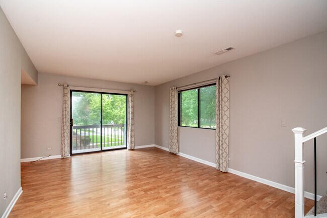 Building Photo - 197 Uteg St