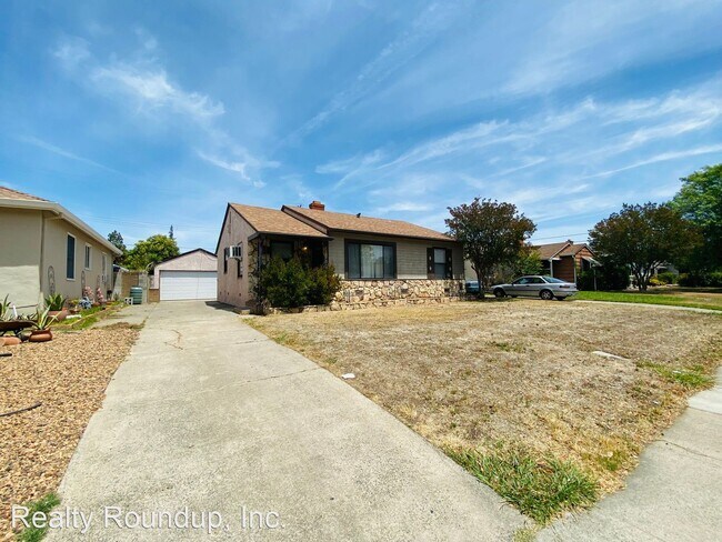 Building Photo - 3 br, 1 bath House - 6337 McMahon Dr