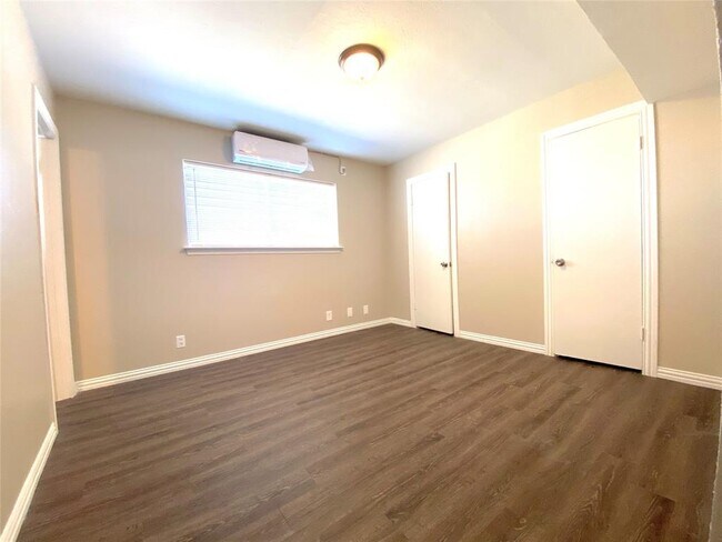 Foto del edificio - 2701 Hemphill St