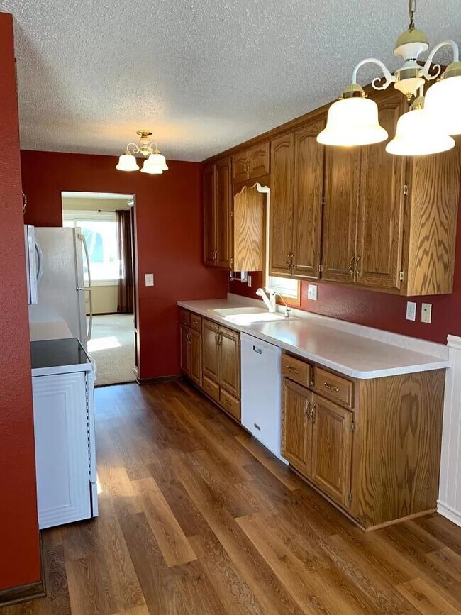 Cocina - 151 5th Ave SE