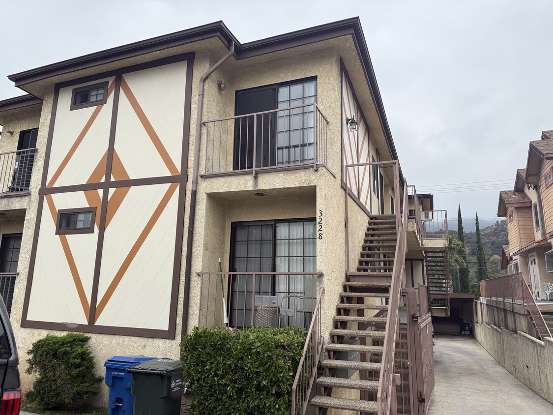 Primary Photo - 3228 Honolulu Ave