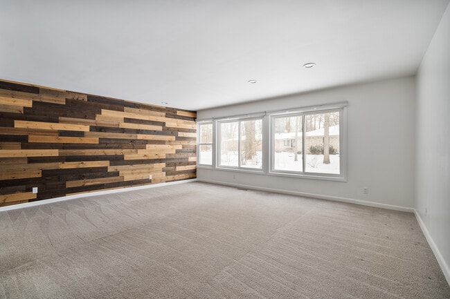 Foto del edificio - 41831 Glen Arbor St