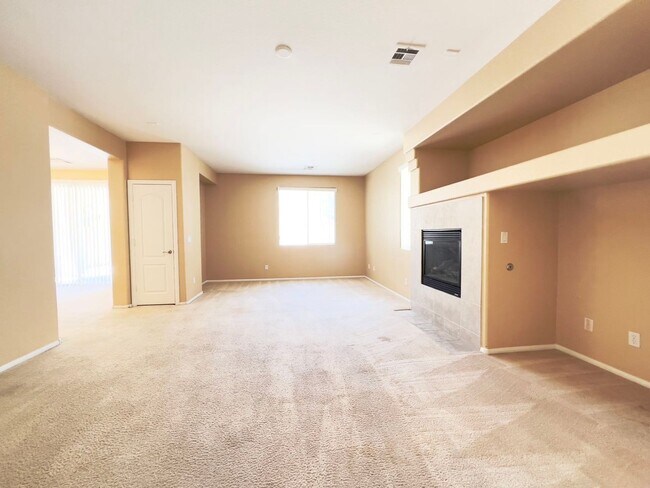 Foto del edificio - 5074 Echo Shire Ave
