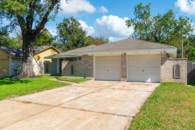 Foto del edificio - 10126 Pine Moss Dr