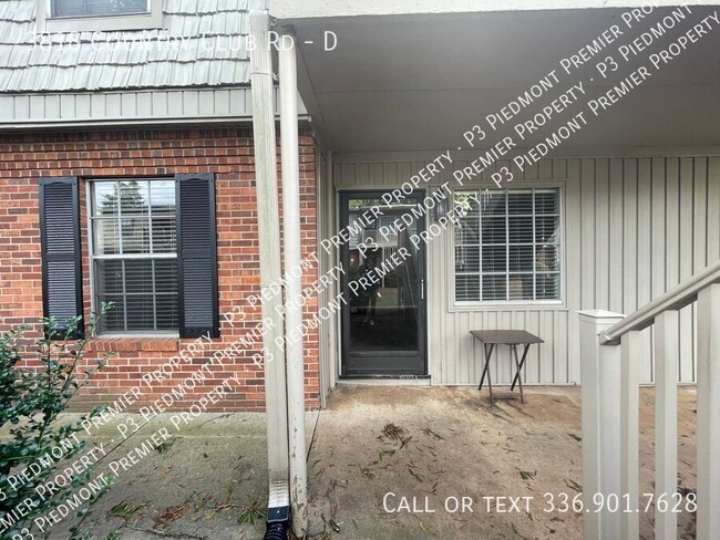 Building Photo - Spacious 2 Bedroom Condo - Call Leasing Ag...