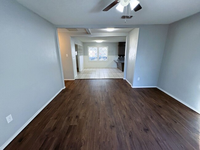 Building Photo - Outstanding Three Bedroom Home With Sunroo...