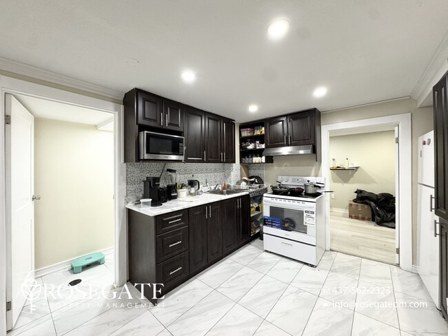 Building Photo - All-Inclusive 2-Bedroom Basement Apartment with 2 Parking Spaces – Mississauga