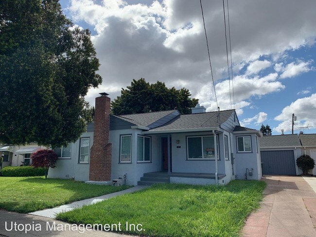 Building Photo - 3 br, 1 bath House - 207 Bowling Green Street