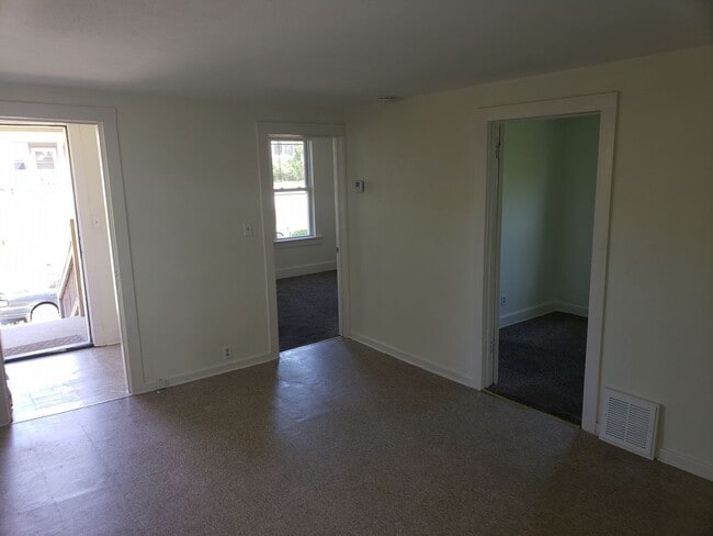Building Photo - 2508 N. Buffum St. - 2 Bedroom Lower