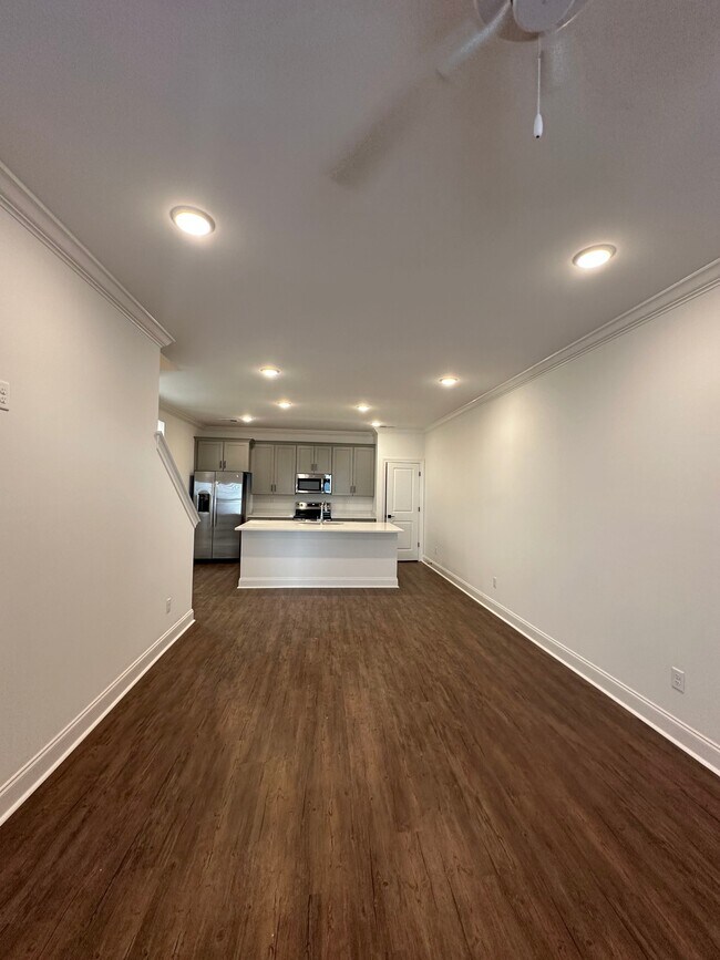 Foto del edificio - 671 Cottage Grv Cir