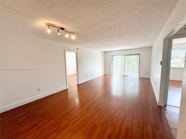 Foto del edificio - 9301 SW 92nd Ave