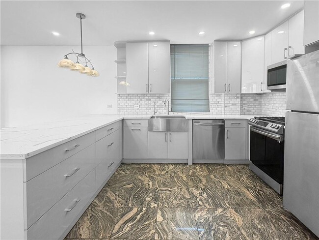 Foto del edificio - 2882 W 15th St